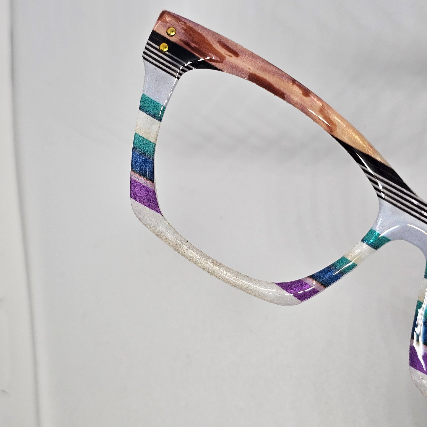 Wood Top Stripes (Green/Purple)