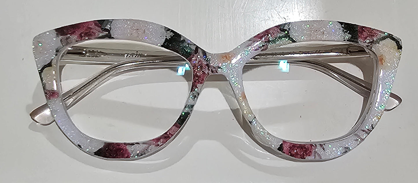 White Floral (Solid)