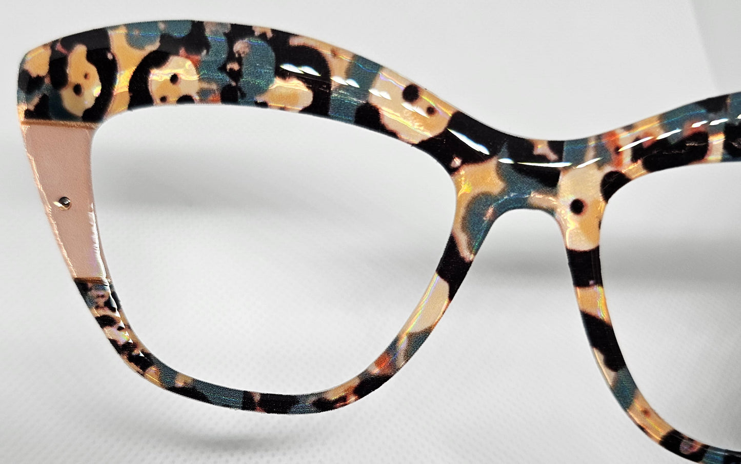 Commando Cat (Holographic)